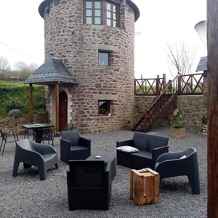La Tour De Ver Gite Atypique Possibilite Table D'Hotes Sur Reservation Exterior foto