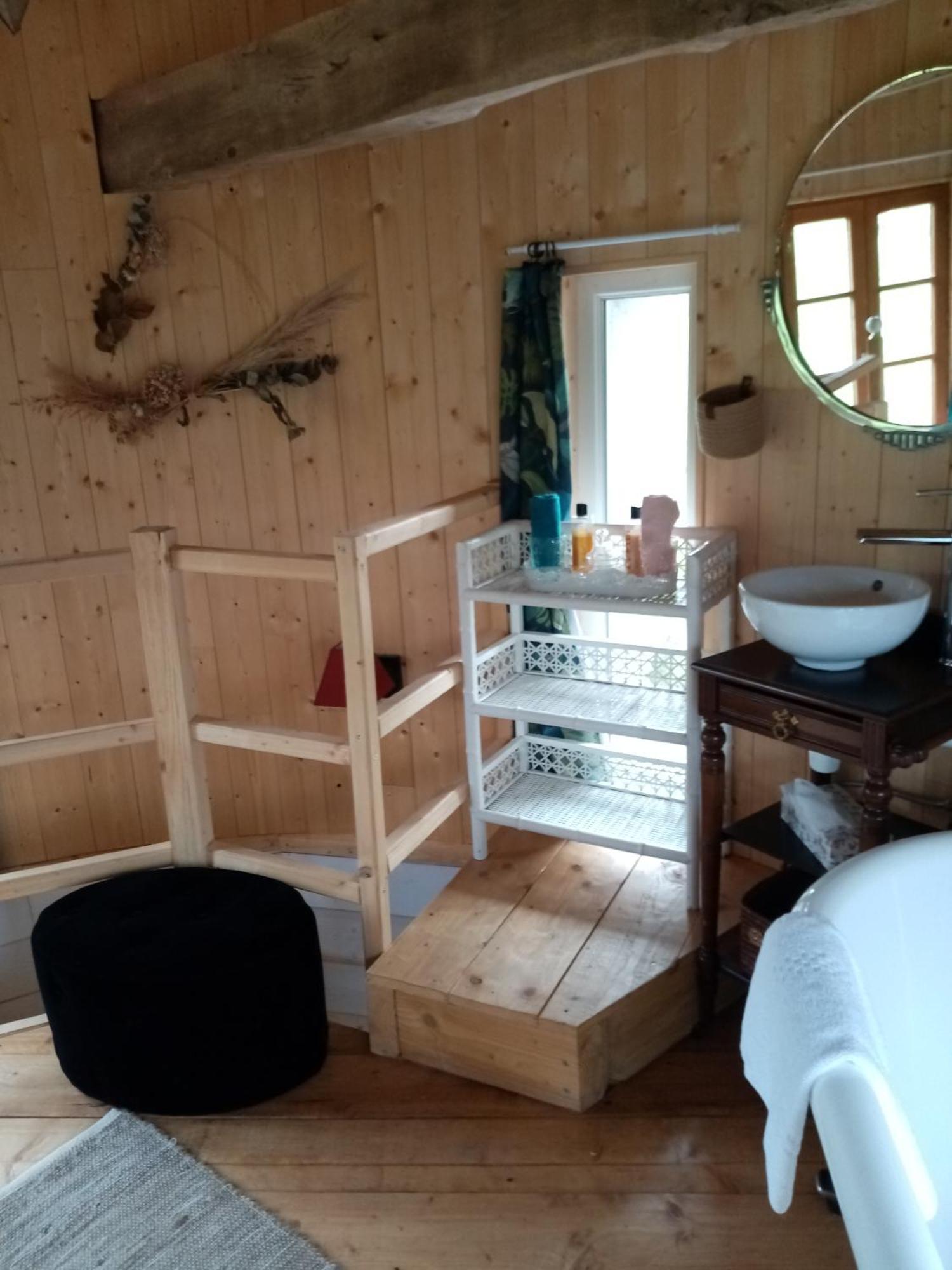 La Tour De Ver Gite Atypique Possibilite Table D'Hotes Sur Reservation Exterior foto