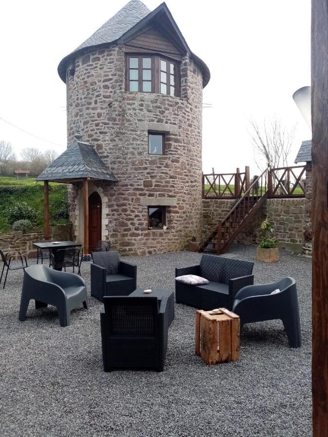 La Tour De Ver Gite Atypique Possibilite Table D'Hotes Sur Reservation Exterior foto